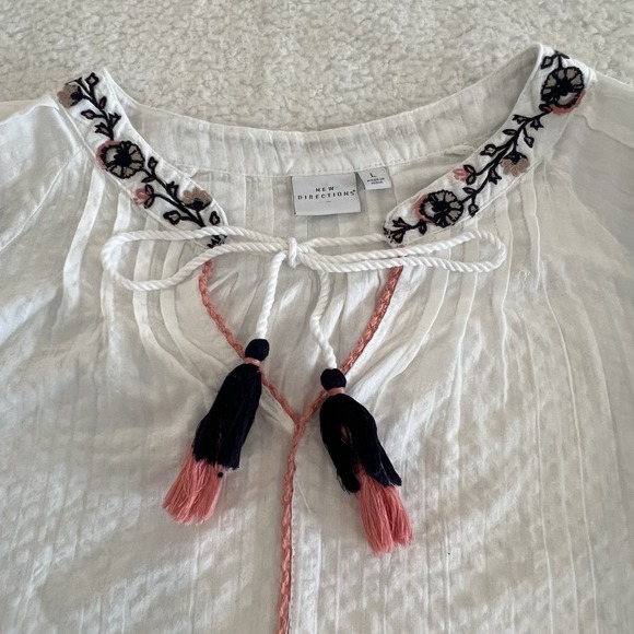 Boho Peasant Blouse New Directions White Cotton Embroidered Tassel Top L - Picture 4 of 10